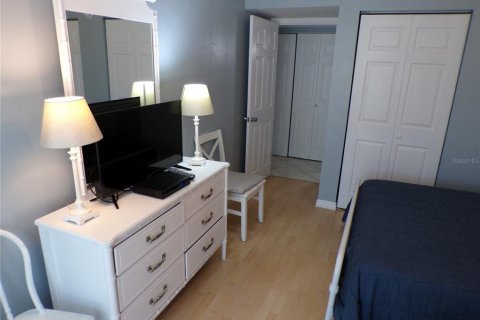 Condo in Bradenton Beach, Florida, 2 bedrooms  № 1778354 - photo 23