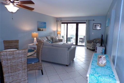 Condo in Bradenton Beach, Florida, 2 bedrooms  № 1778354 - photo 3