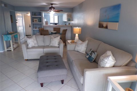 Condo in Bradenton Beach, Florida, 2 bedrooms  № 1778354 - photo 30