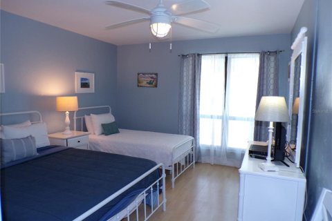 Condo in Bradenton Beach, Florida, 2 bedrooms  № 1778354 - photo 20