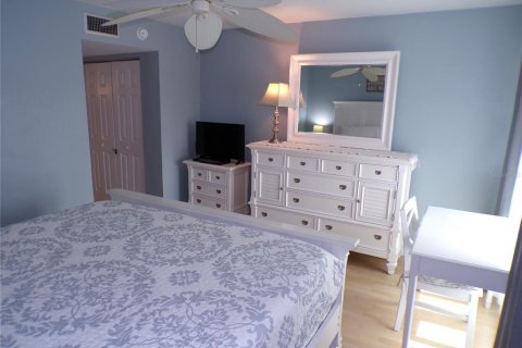 Condo in Bradenton Beach, Florida, 2 bedrooms  № 1778354 - photo 16