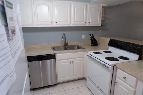 Condo in Bradenton Beach, Florida, 2 bedrooms  № 1778354 - photo 9