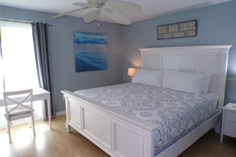 Condo in Bradenton Beach, Florida, 2 bedrooms  № 1778354 - photo 15