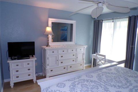Condo in Bradenton Beach, Florida, 2 bedrooms  № 1778354 - photo 14