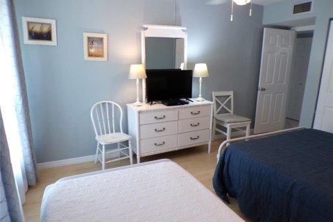 Condo in Bradenton Beach, Florida, 2 bedrooms  № 1778354 - photo 22