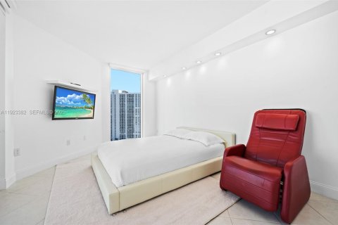 Condo in Aventura, Florida, 2 bedrooms № 2088564 - photo 26