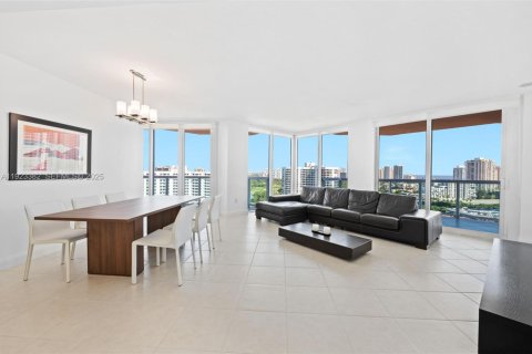 Condo in Aventura, Florida, 2 bedrooms № 2088564 - photo 14