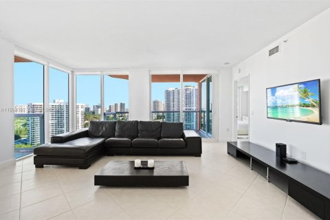 Condo in Aventura, Florida, 2 bedrooms № 2088564 - photo 15