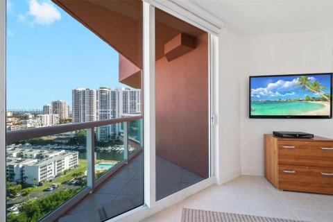 Condo in Aventura, Florida, 2 bedrooms № 2088564 - photo 22