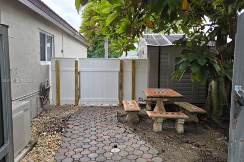 Снять в аренду коммерческую недвижимость в Майами, Флорида 1 спальня, 189.61м2, № 2046043 - фото 21