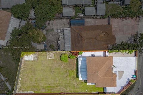 Casa en venta en Miami, Florida, 4 dormitorios, 223.99 m2 № 1785728 - foto 30