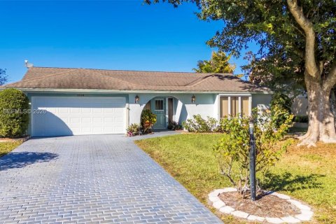 Дом в Палм-Бич-Гарденс, Флорида 3 спальни, 149.57м2 № 2023291