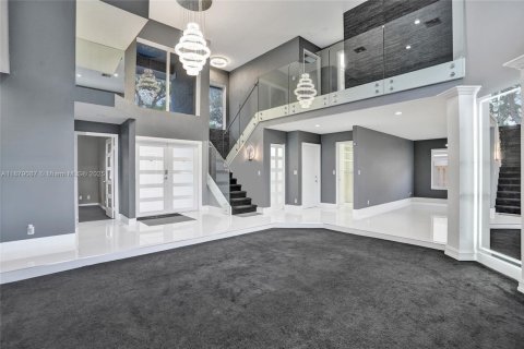 House in Pembroke Pines, Florida 4 bedrooms, 239.78 sq.m. № 1945048 - photo 8