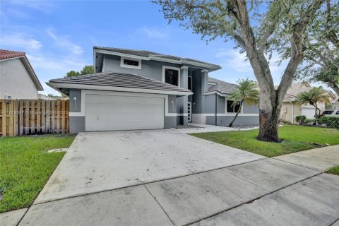 House in Pembroke Pines, Florida 4 bedrooms, 239.78 sq.m. № 1945048 - photo 3