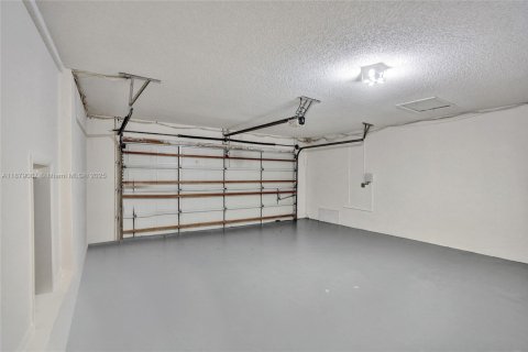 House in Pembroke Pines, Florida 4 bedrooms, 239.78 sq.m. № 1945048 - photo 26