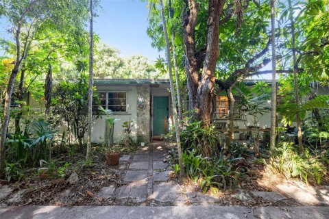 House in Palmetto Bay, Florida 3 bedrooms, 144.18 sq.m. № 1954115 - photo 1