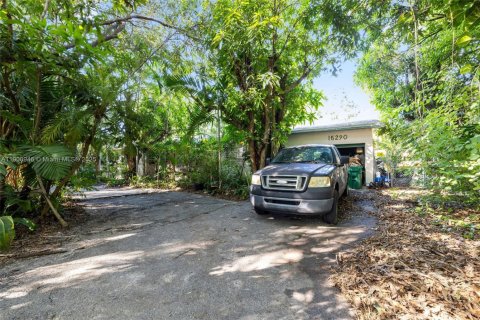 House in Palmetto Bay, Florida 3 bedrooms, 144.18 sq.m. № 1954115 - photo 7