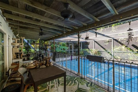 House in Palmetto Bay, Florida 3 bedrooms, 144.18 sq.m. № 1954115 - photo 14