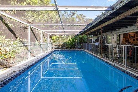 House in Palmetto Bay, Florida 3 bedrooms, 144.18 sq.m. № 1954115 - photo 17