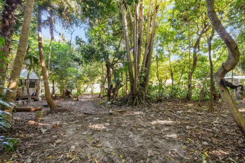 House in Palmetto Bay, Florida 3 bedrooms, 144.18 sq.m. № 1954115 - photo 25