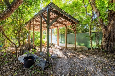 House in Palmetto Bay, Florida 3 bedrooms, 144.18 sq.m. № 1954115 - photo 30