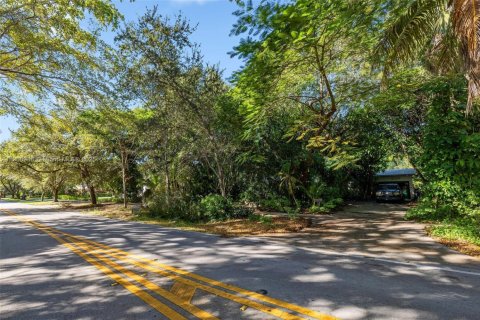 House in Palmetto Bay, Florida 3 bedrooms, 144.18 sq.m. № 1954115 - photo 2