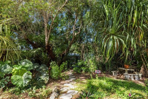 House in Palmetto Bay, Florida 3 bedrooms, 144.18 sq.m. № 1954115 - photo 5