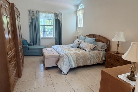 House in Bradenton, Florida 5 bedrooms, 295.71 sq.m. № 2143340 - photo 15