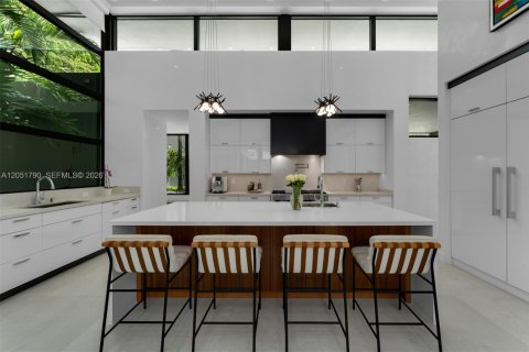 Villa ou maison à vendre à Pinecrest, Floride: 6 chambres, 539.3 m2 № 2189089 - photo 3