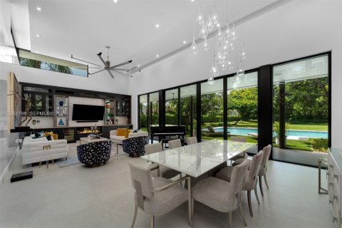 Villa ou maison à vendre à Pinecrest, Floride: 6 chambres, 539.3 m2 № 2189089 - photo 8