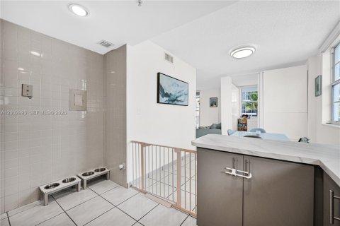 Condominio en venta en Miami Beach, Florida, 1 dormitorio, 83.61 m2 № 2066459 - foto 21