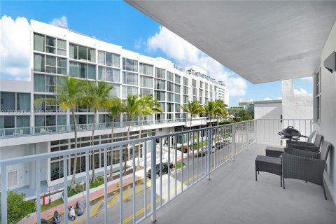Condominio en venta en Miami Beach, Florida, 1 dormitorio, 83.61 m2 № 2066459 - foto 13