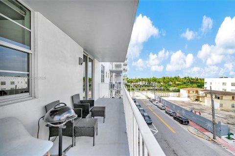 Condominio en venta en Miami Beach, Florida, 1 dormitorio, 83.61 m2 № 2066459 - foto 14