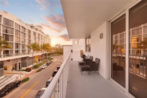 Condominio en venta en Miami Beach, Florida, 1 dormitorio, 83.61 m2 № 2066459 - foto 15