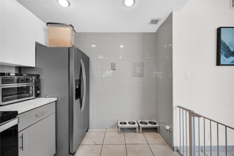 Condominio en venta en Miami Beach, Florida, 1 dormitorio, 83.61 m2 № 2066459 - foto 20