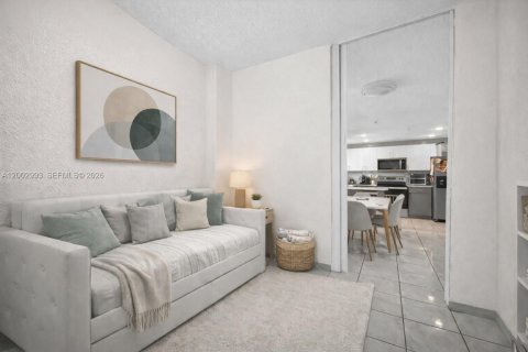 Condominio en venta en Miami Beach, Florida, 1 dormitorio, 83.61 m2 № 2066459 - foto 3