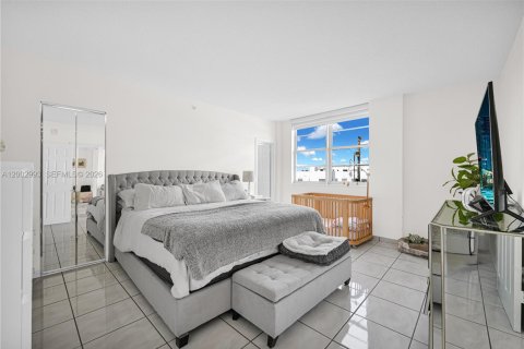 Condominio en venta en Miami Beach, Florida, 1 dormitorio, 83.61 m2 № 2066459 - foto 26