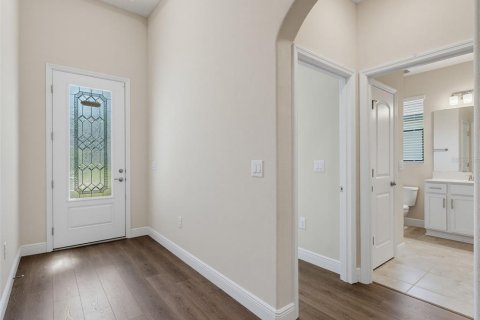 House in New Port Richey, Florida 4 bedrooms, 190.64 sq.m. № 2295373 - photo 9