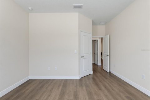 House in New Port Richey, Florida 4 bedrooms, 190.64 sq.m. № 2295373 - photo 30
