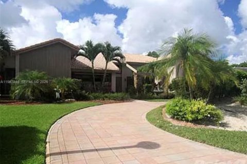 Casa en venta en Plantation, Florida, 5 dormitorios, 324.79 m2 № 2048795 - foto 1