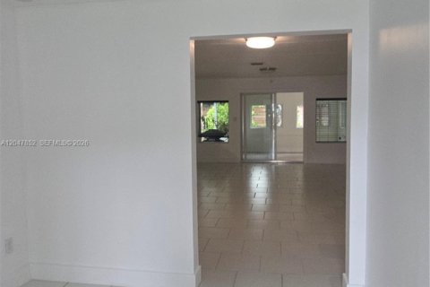 House in Fort Lauderdale, Florida 4 bedrooms, 178.93 sq.m. № 2246156 - photo 4