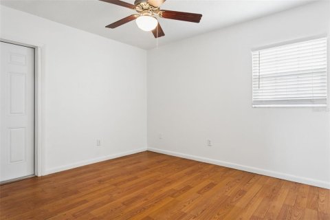 House in Tampa, Florida 3 bedrooms, 107.12 sq.m. № 2166591 - photo 19