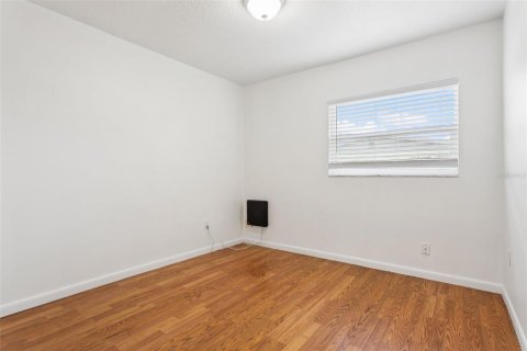 House in Tampa, Florida 3 bedrooms, 107.12 sq.m. № 2166591 - photo 18