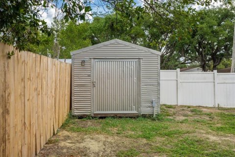 House in Tampa, Florida 3 bedrooms, 107.12 sq.m. № 2166591 - photo 25