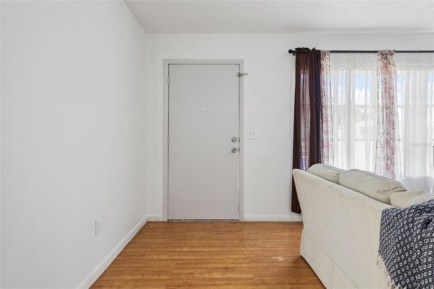 House in Tampa, Florida 3 bedrooms, 107.12 sq.m. № 2166591 - photo 10