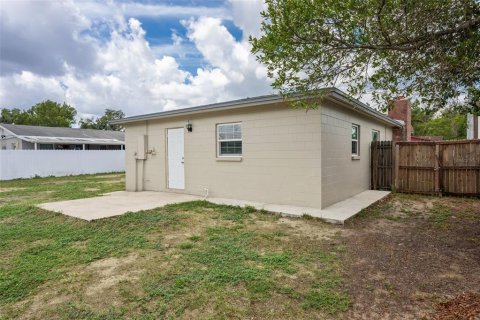 House in Tampa, Florida 3 bedrooms, 107.12 sq.m. № 2166591 - photo 22