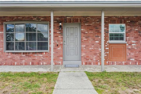 House in Tampa, Florida 3 bedrooms, 107.12 sq.m. № 2166591 - photo 9