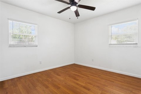 House in Tampa, Florida 3 bedrooms, 107.12 sq.m. № 2166591 - photo 21