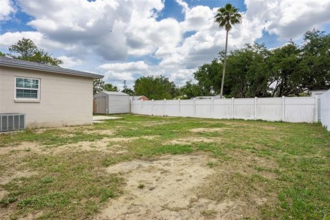 House in Tampa, Florida 3 bedrooms, 107.12 sq.m. № 2166591 - photo 24