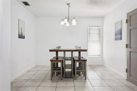 House in Tampa, Florida 3 bedrooms, 107.12 sq.m. № 2166591 - photo 12